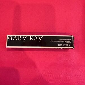 Mary Kay Perfecting Concealer Light Ivory Discontinued New in Box